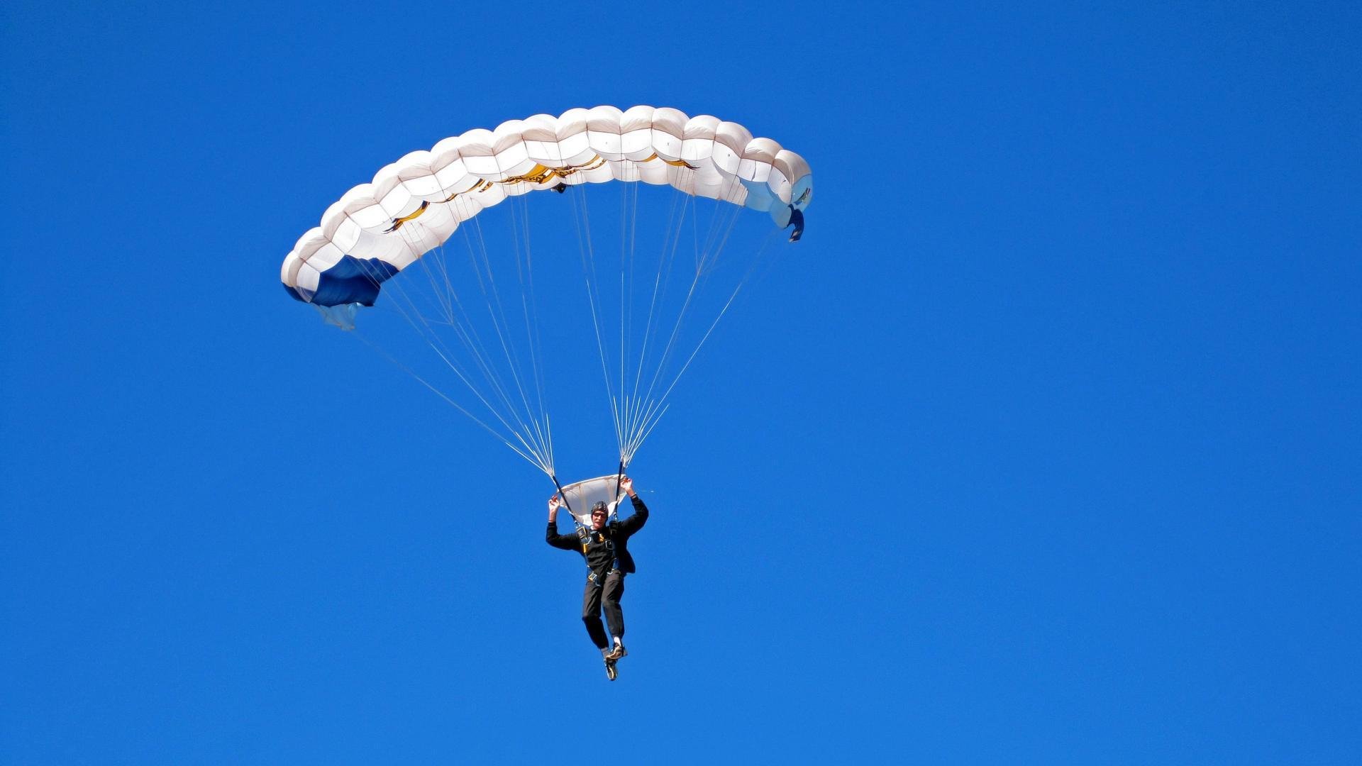 _极地滑雪极限挑战:穿越白雪皑皑的荒原_,极限滑雪2
